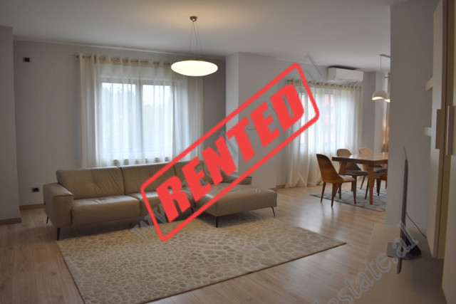 Apartament 3+1 me qera ne rrugen Dora D&rsquo;Istria prane Liqenit Artificial ne Tirane.

Apartame